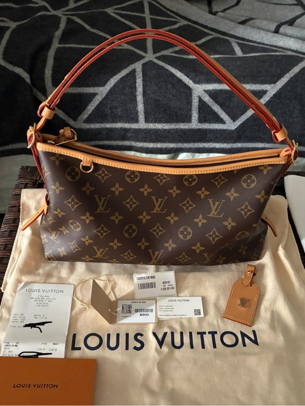 Louis Vuitton CarryAll East West in Monogram